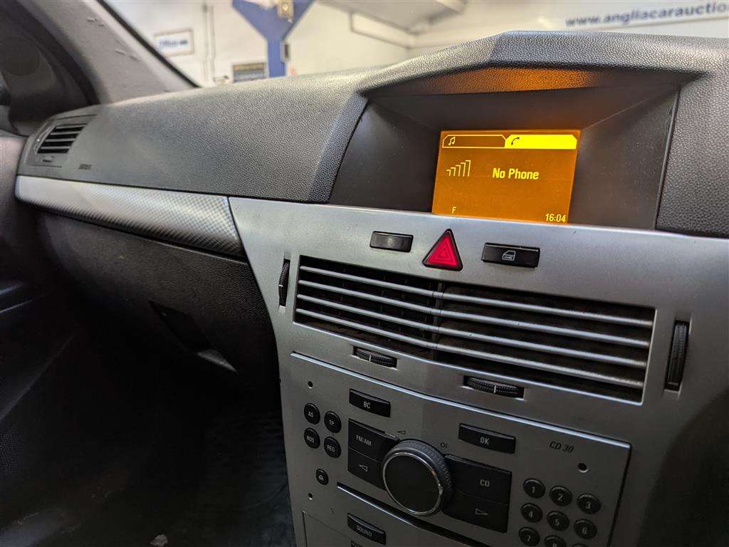 <p>2013 VAUXHALL ASTRA CLUB ECOFLEX</p>