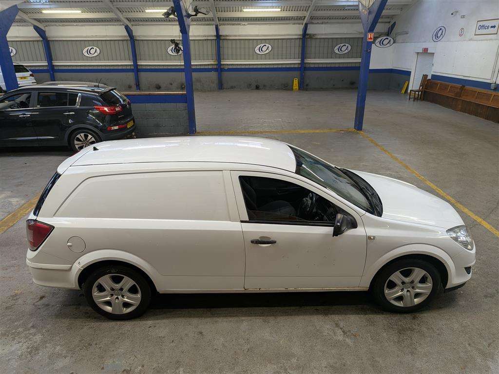 <p>2013 VAUXHALL ASTRA CLUB ECOFLEX</p>