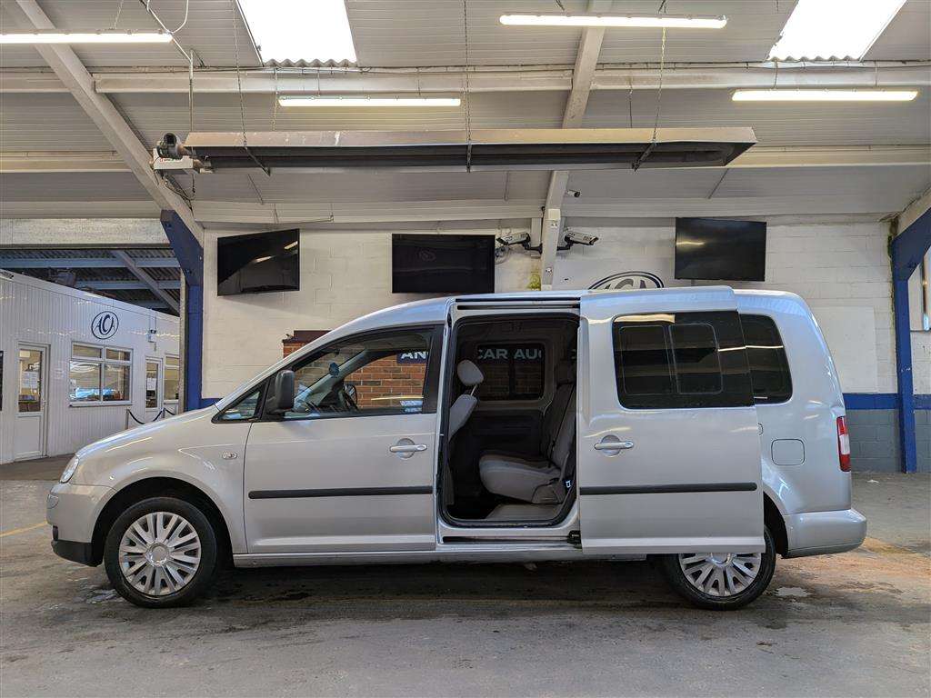 <p>2008 VOLKSWAGEN CADDY MAXI LIFE TDI SEMI-</p>