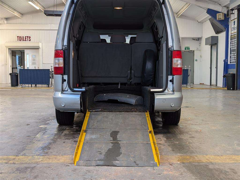 <p>2008 VOLKSWAGEN CADDY MAXI LIFE TDI SEMI-</p>