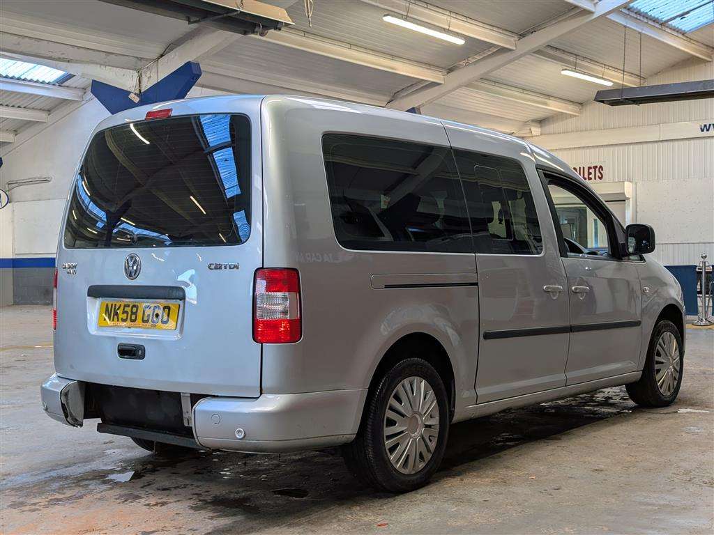 <p>2008 VOLKSWAGEN CADDY MAXI LIFE TDI SEMI-</p>