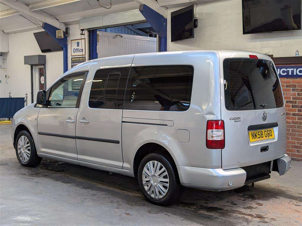 <p>2008 VOLKSWAGEN CADDY MAXI LIFE TDI SEMI-</p>