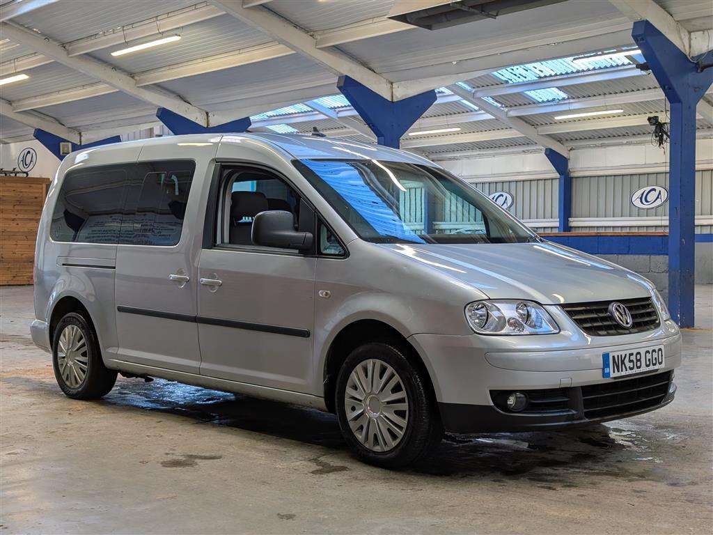 <p>2008 VOLKSWAGEN CADDY MAXI LIFE TDI SEMI-</p>