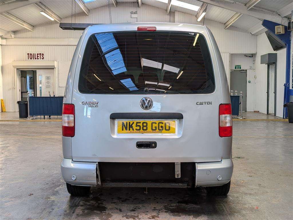 <p>2008 VOLKSWAGEN CADDY MAXI LIFE TDI SEMI-</p>