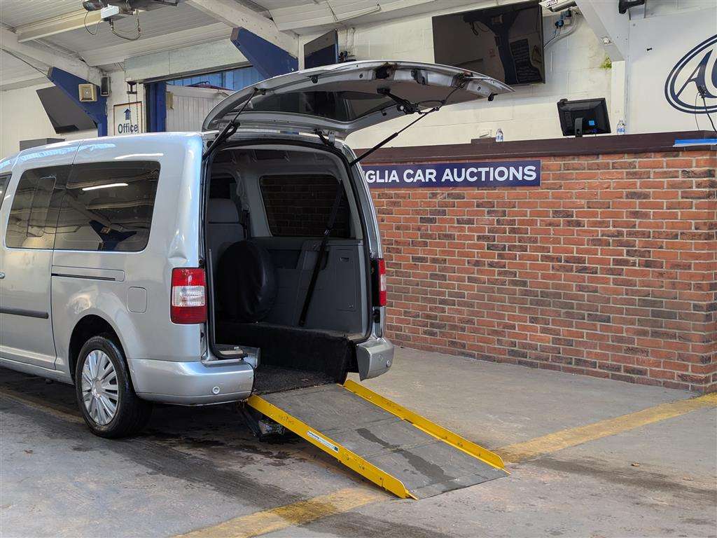 <p>2008 VOLKSWAGEN CADDY MAXI LIFE TDI SEMI-</p>