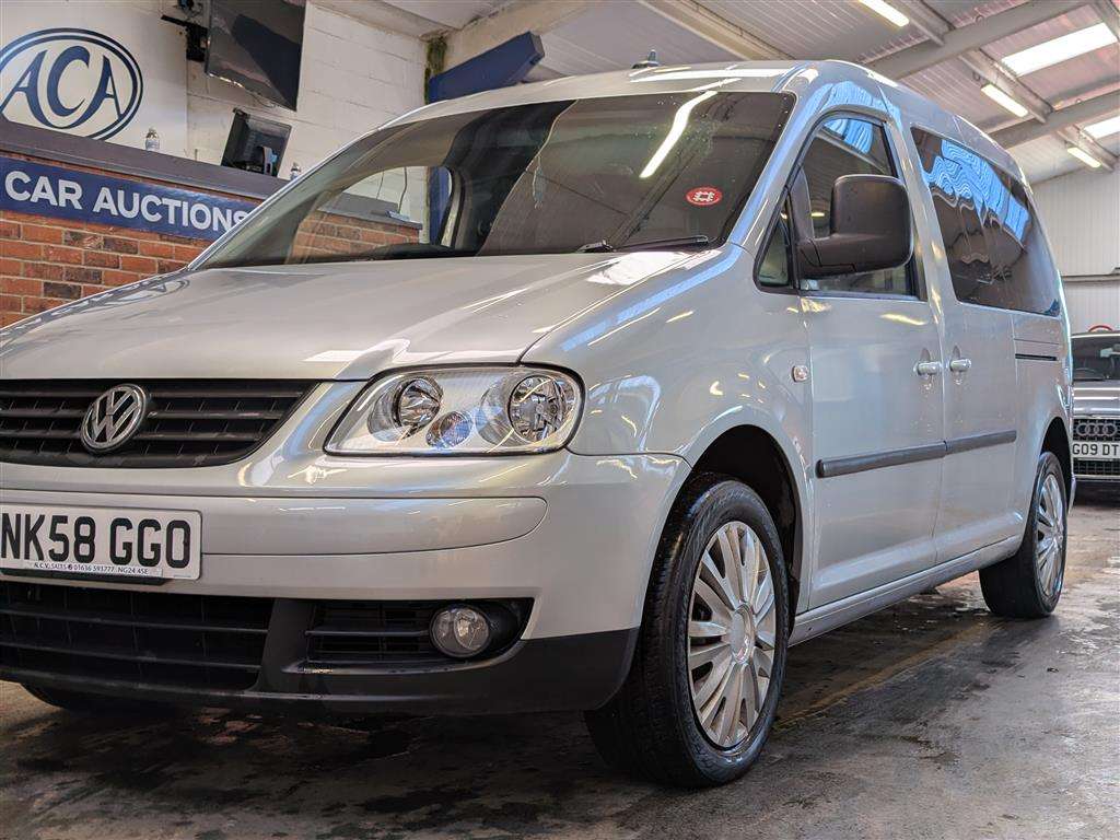 <p>2008 VOLKSWAGEN CADDY MAXI LIFE TDI SEMI-</p>