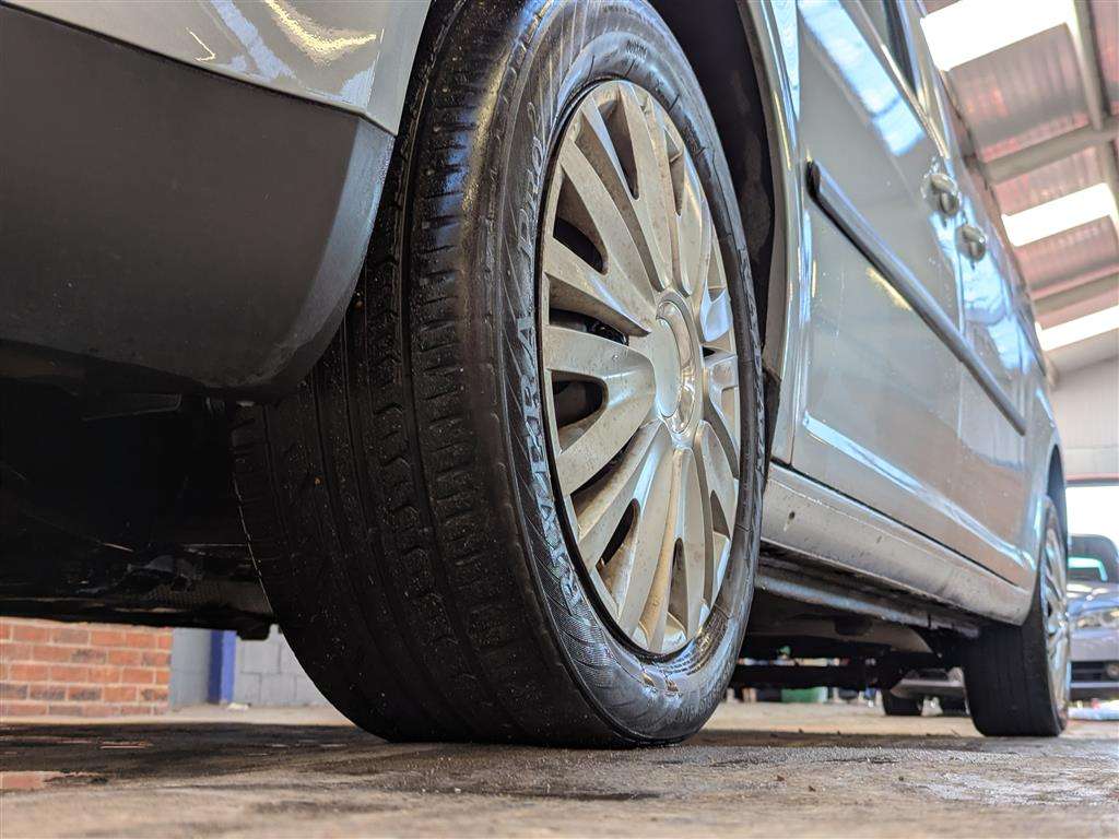 <p>2008 VOLKSWAGEN CADDY MAXI LIFE TDI SEMI-</p>