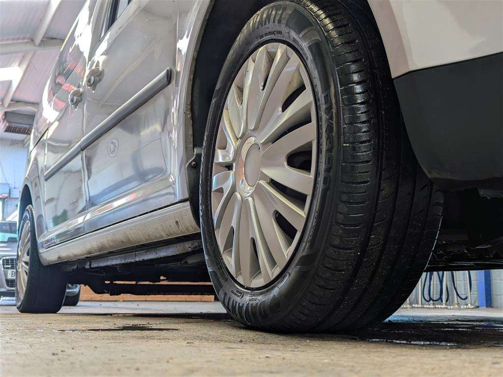 <p>2008 VOLKSWAGEN CADDY MAXI LIFE TDI SEMI-</p>