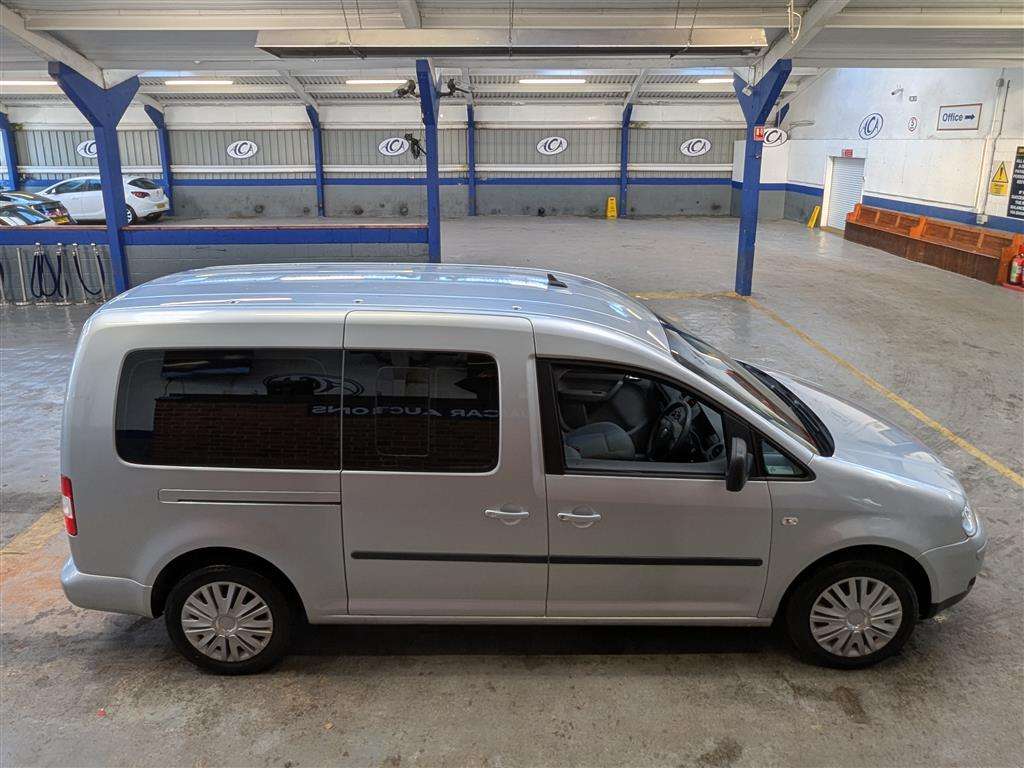 <p>2008 VOLKSWAGEN CADDY MAXI LIFE TDI SEMI-</p>