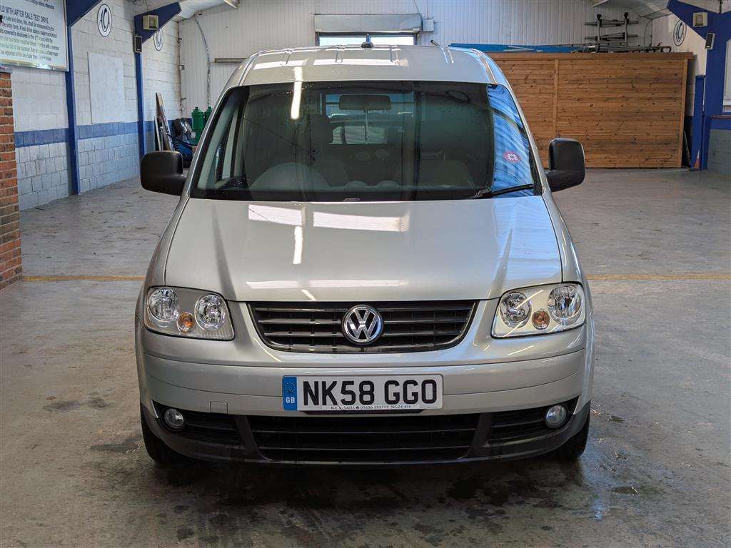 <p>2008 VOLKSWAGEN CADDY MAXI LIFE TDI SEMI-</p>
