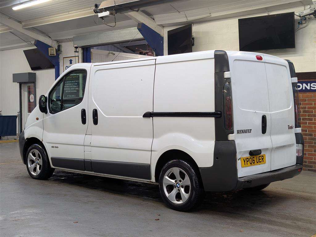 <p>2006 RENAULT TRAFIC SL27 DCI 100 SWB</p>