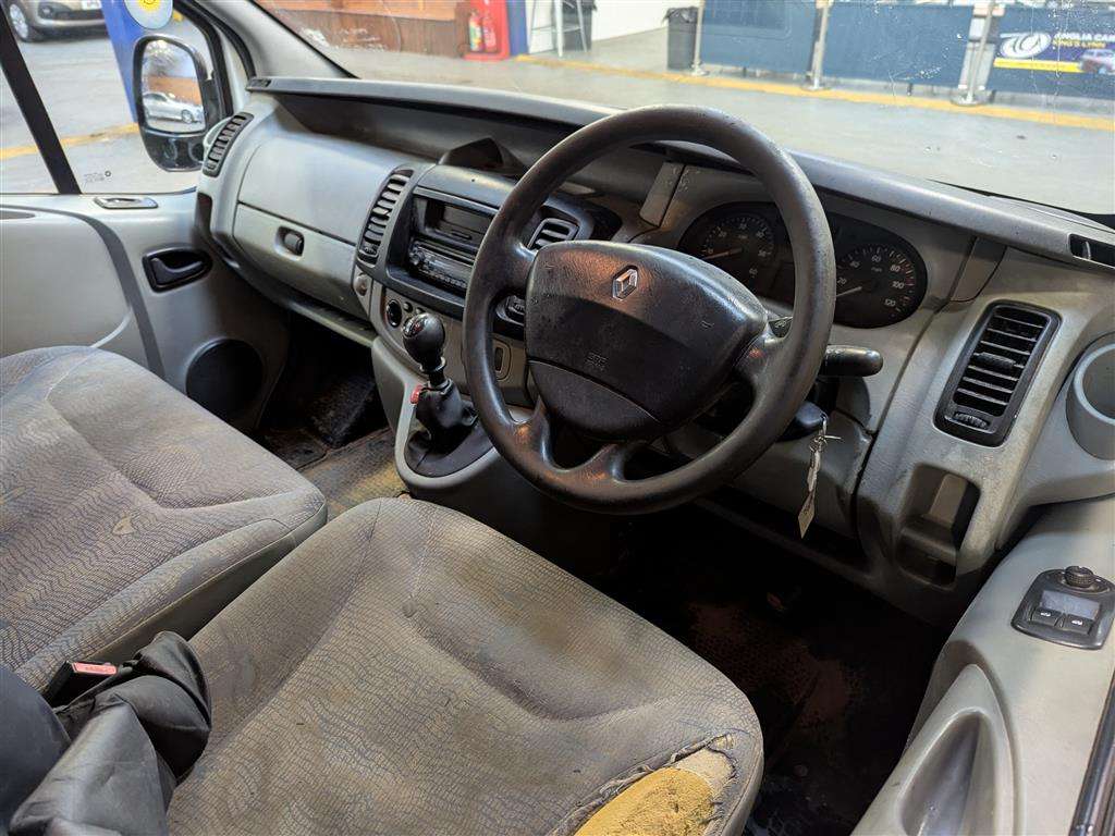 <p>2006 RENAULT TRAFIC SL27 DCI 100 SWB</p>