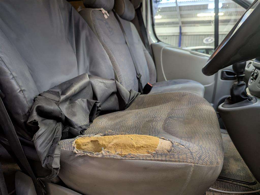 <p>2006 RENAULT TRAFIC SL27 DCI 100 SWB</p>