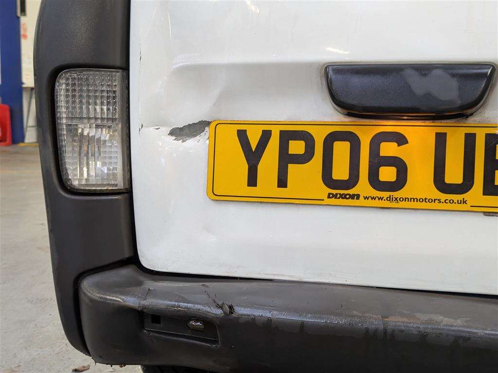 <p>2006 RENAULT TRAFIC SL27 DCI 100 SWB</p>