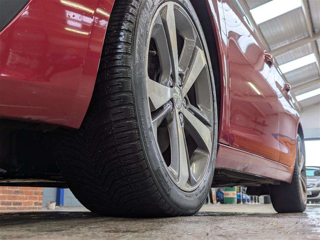 <p>2014 PEUGEOT 308 ALLURE THP</p>