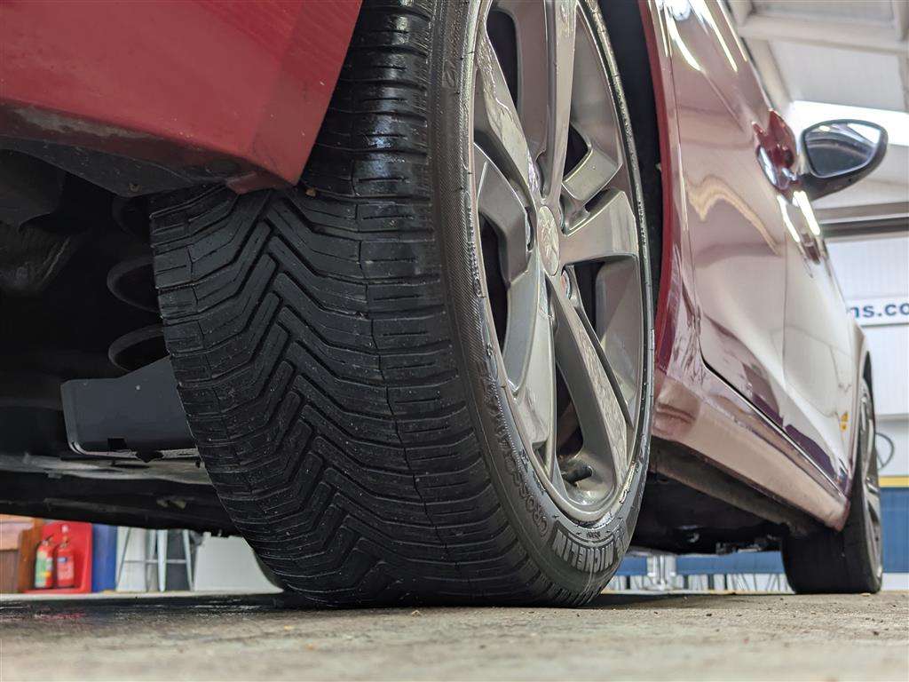 <p>2014 PEUGEOT 308 ALLURE THP</p>