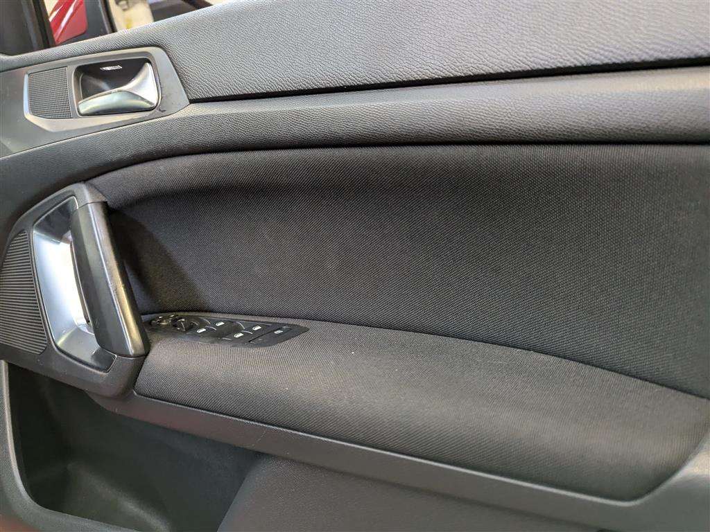 <p>2014 PEUGEOT 308 ALLURE THP</p>