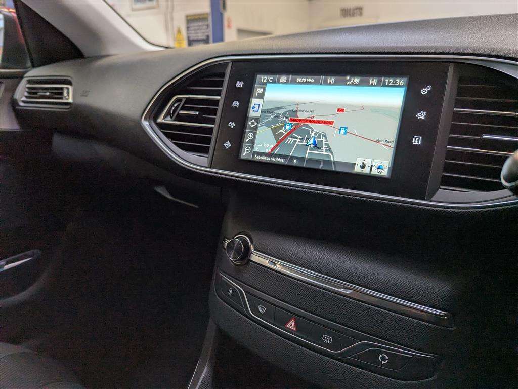 <p>2014 PEUGEOT 308 ALLURE THP</p>