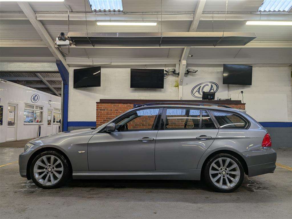 <p>2009 BMW 320D SE TOURING</p>