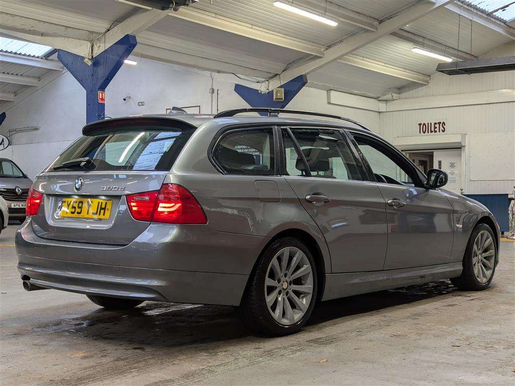 <p>2009 BMW 320D SE TOURING</p>