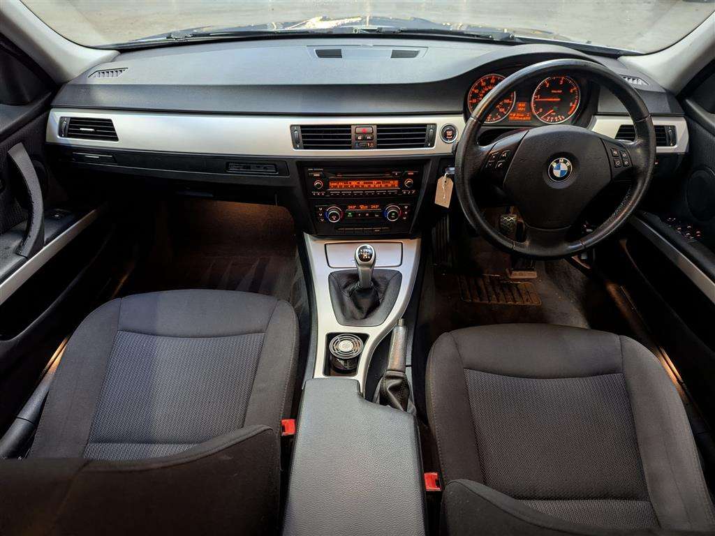 <p>2009 BMW 320D SE TOURING</p>