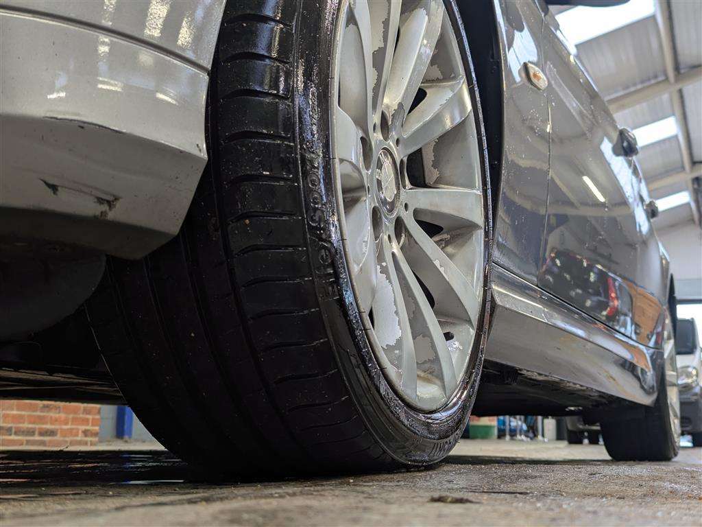 <p>2009 BMW 320D SE TOURING</p>