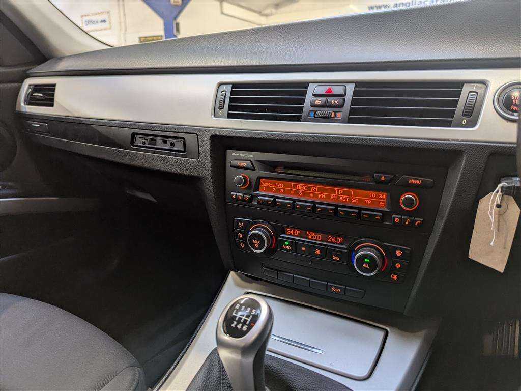 <p>2009 BMW 320D SE TOURING</p>