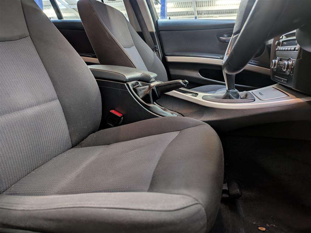 <p>2009 BMW 320D SE TOURING</p>