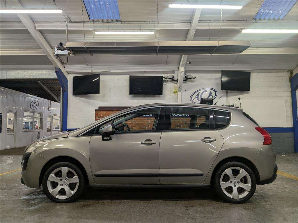 <p>2013 PEUGEOT 3008 ACTIVE HDI</p>