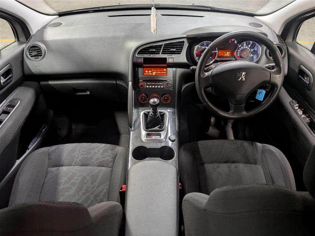 <p>2013 PEUGEOT 3008 ACTIVE HDI</p>