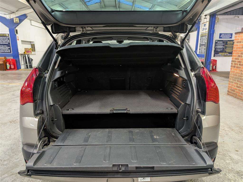 <p>2013 PEUGEOT 3008 ACTIVE HDI</p>