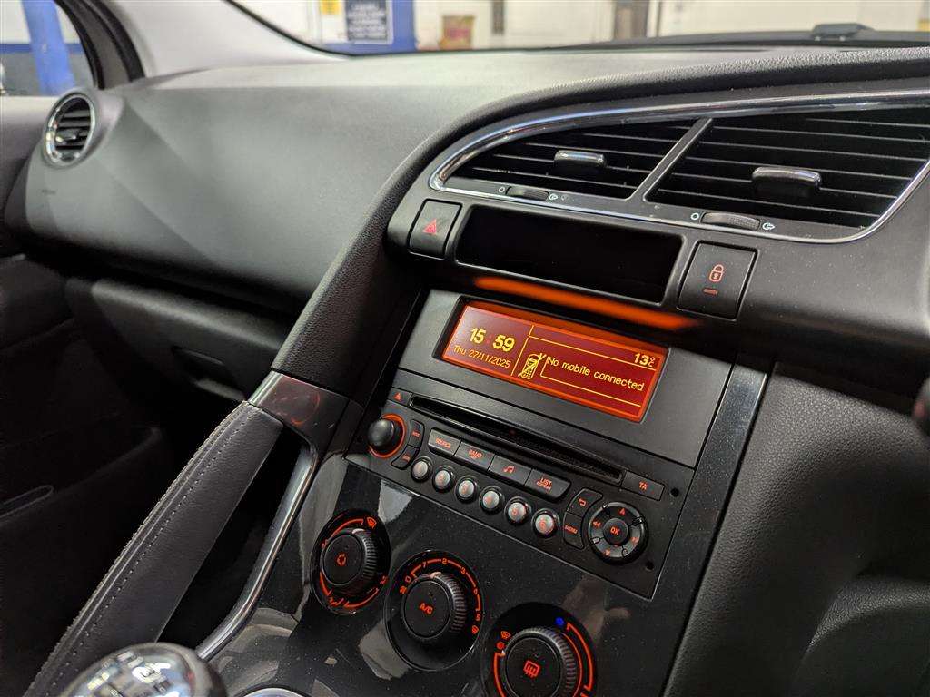 <p>2013 PEUGEOT 3008 ACTIVE HDI</p>