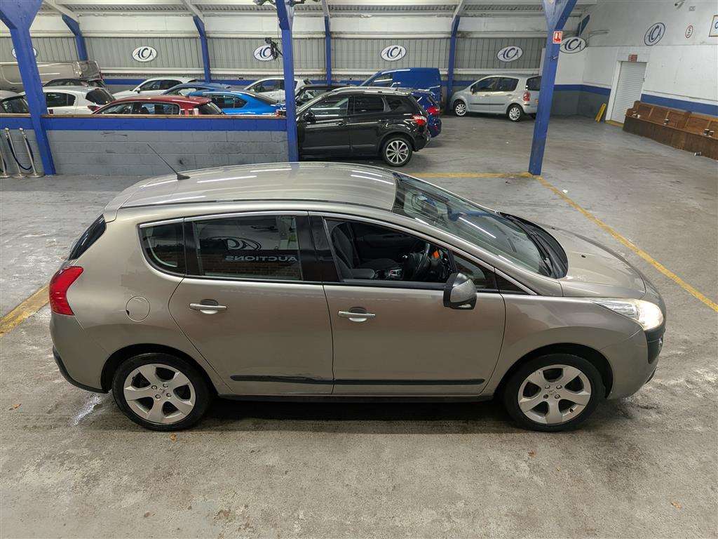 <p>2013 PEUGEOT 3008 ACTIVE HDI</p>