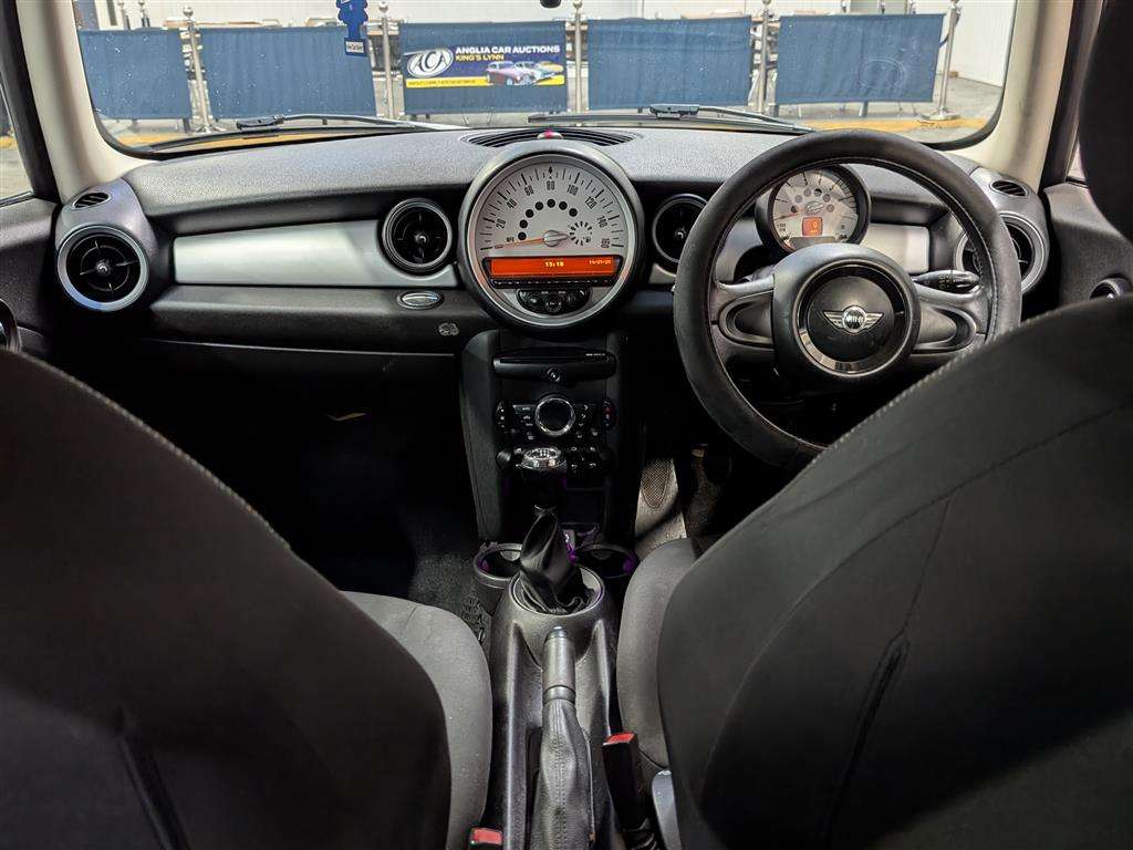 <p>2013 MINI ONE D</p>