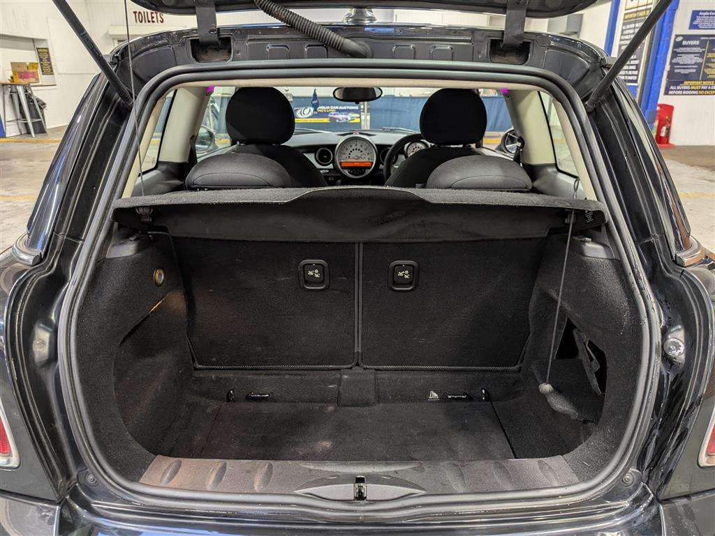 <p>2013 MINI ONE D</p>