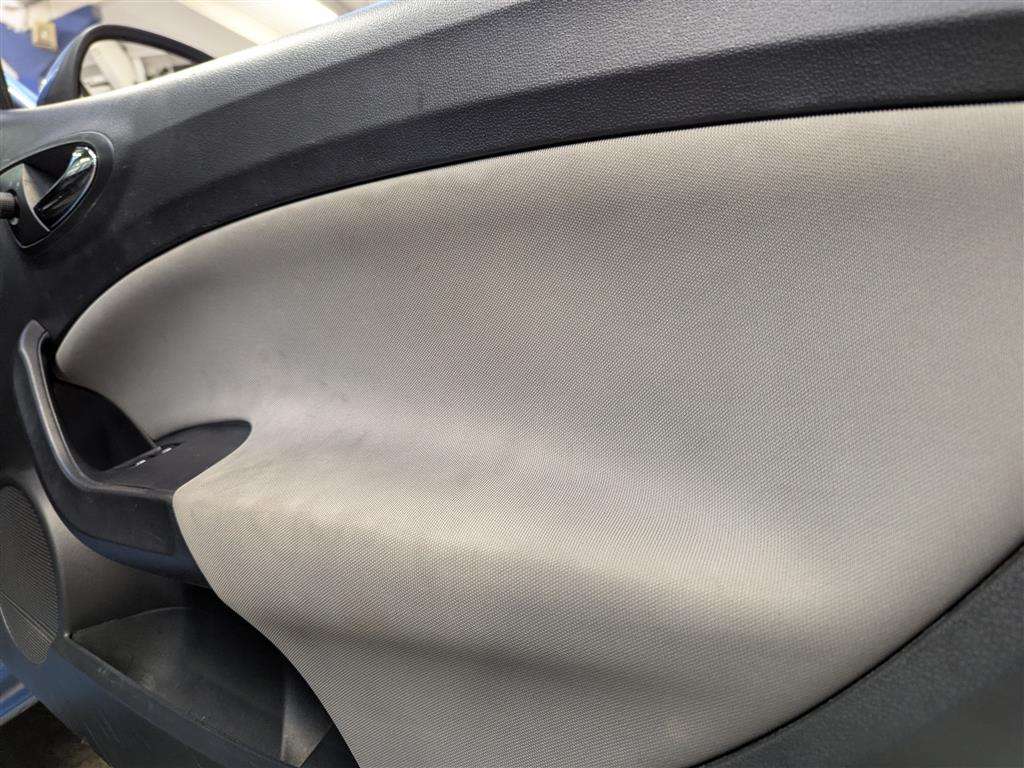 <p>2013 SEAT IBIZA TOCA</p>