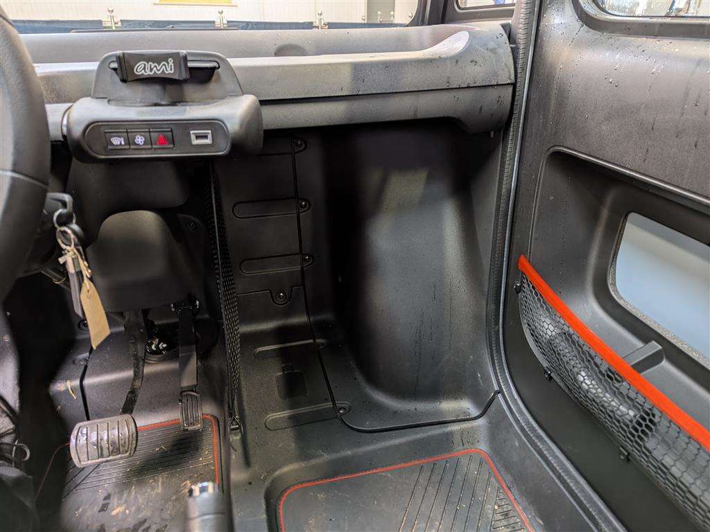 <p>2024 CITROEN AMI</p>