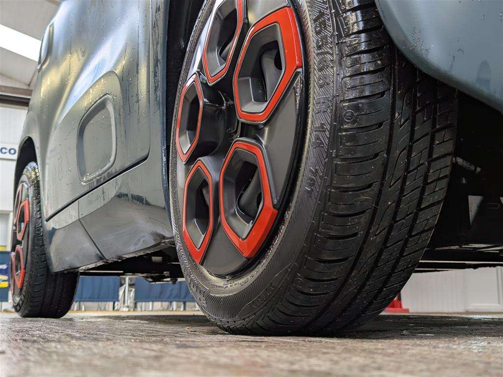 <p>2024 CITROEN AMI</p>