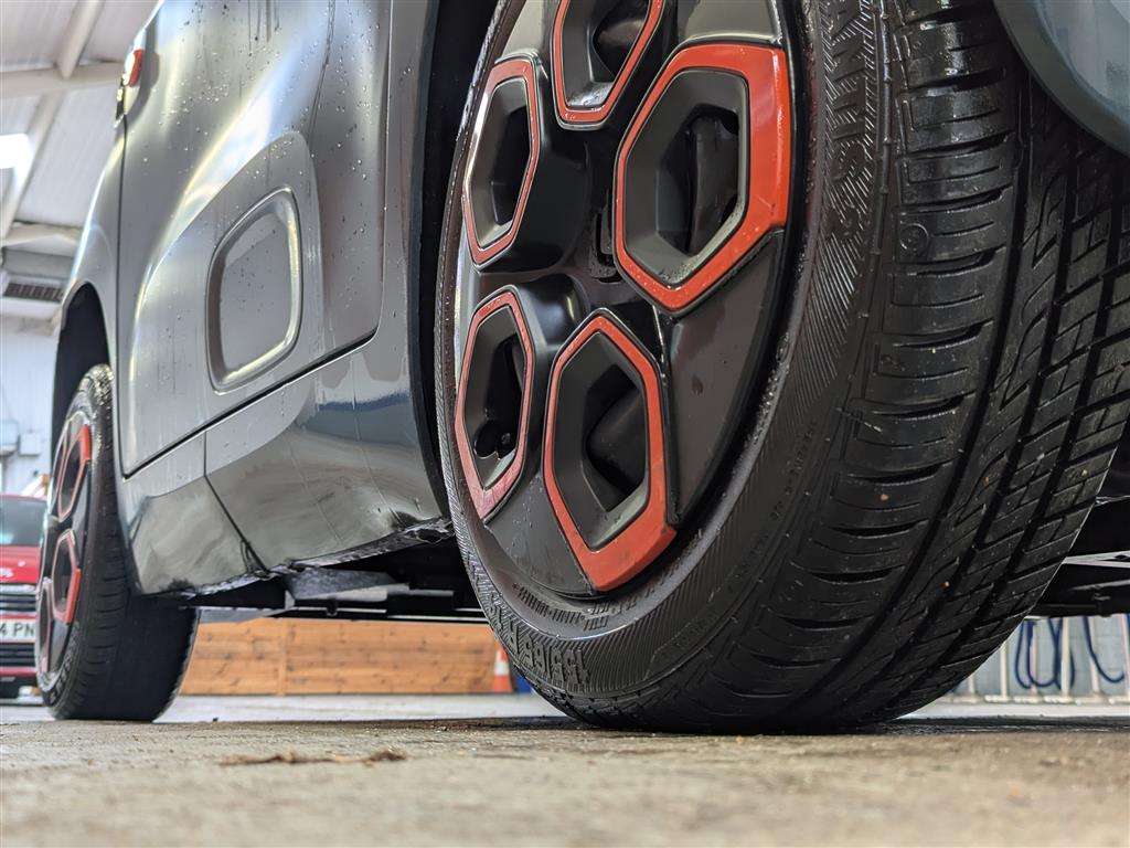 <p>2024 CITROEN AMI</p>