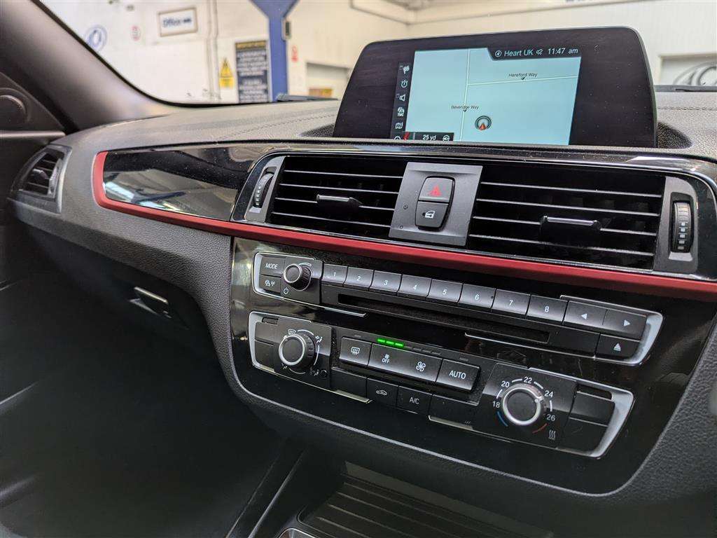 <p>2018 BMW 218D SPORT AUTO</p>