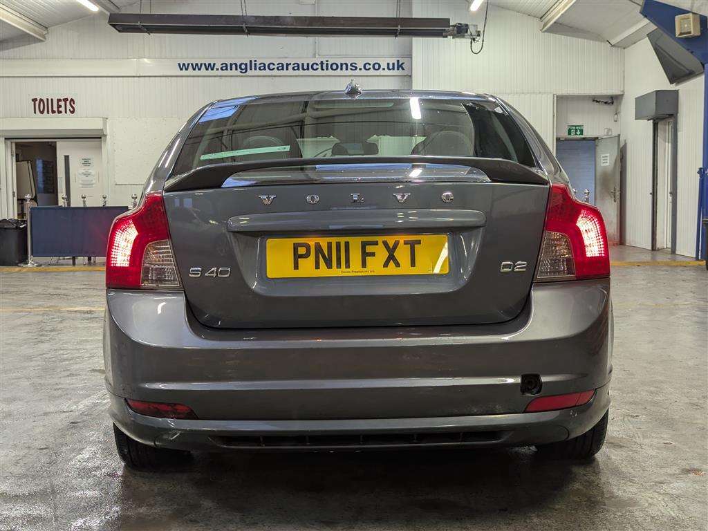 <p>2011 VOLVO S40 R-DESIGN D2</p>