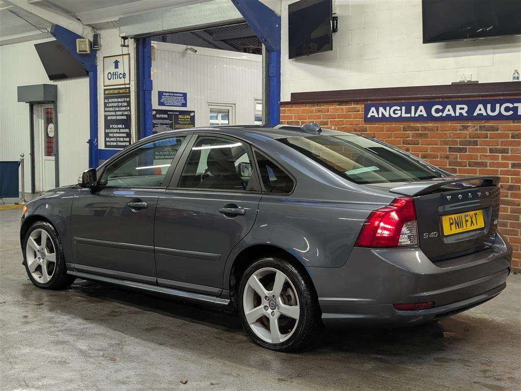 <p>2011 VOLVO S40 R-DESIGN D2</p>