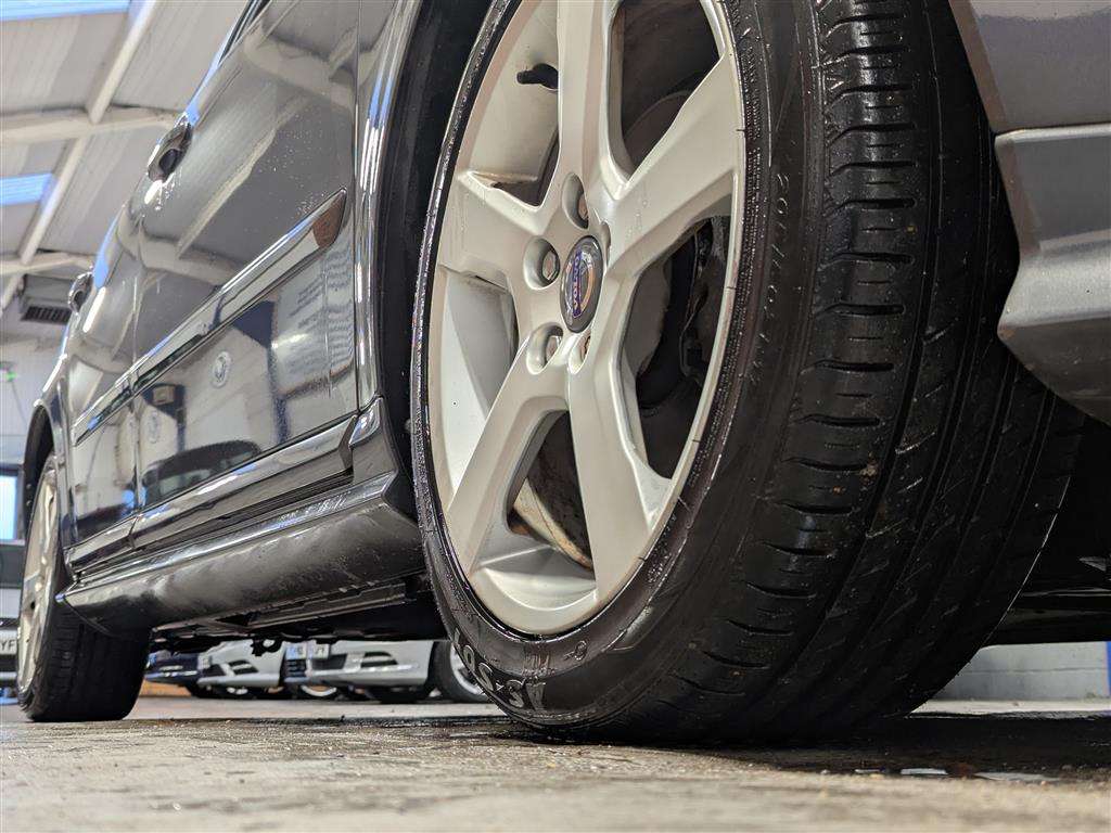 <p>2011 VOLVO S40 R-DESIGN D2</p>