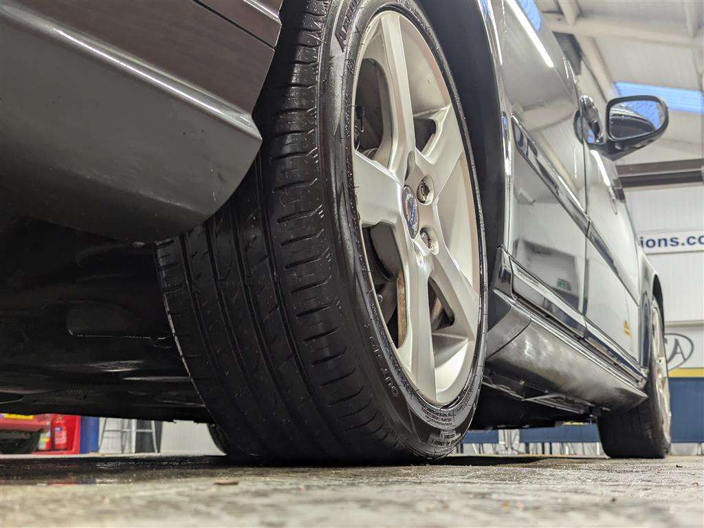 <p>2011 VOLVO S40 R-DESIGN D2</p>