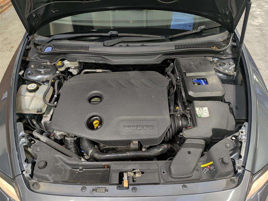 <p>2011 VOLVO S40 R-DESIGN D2</p>