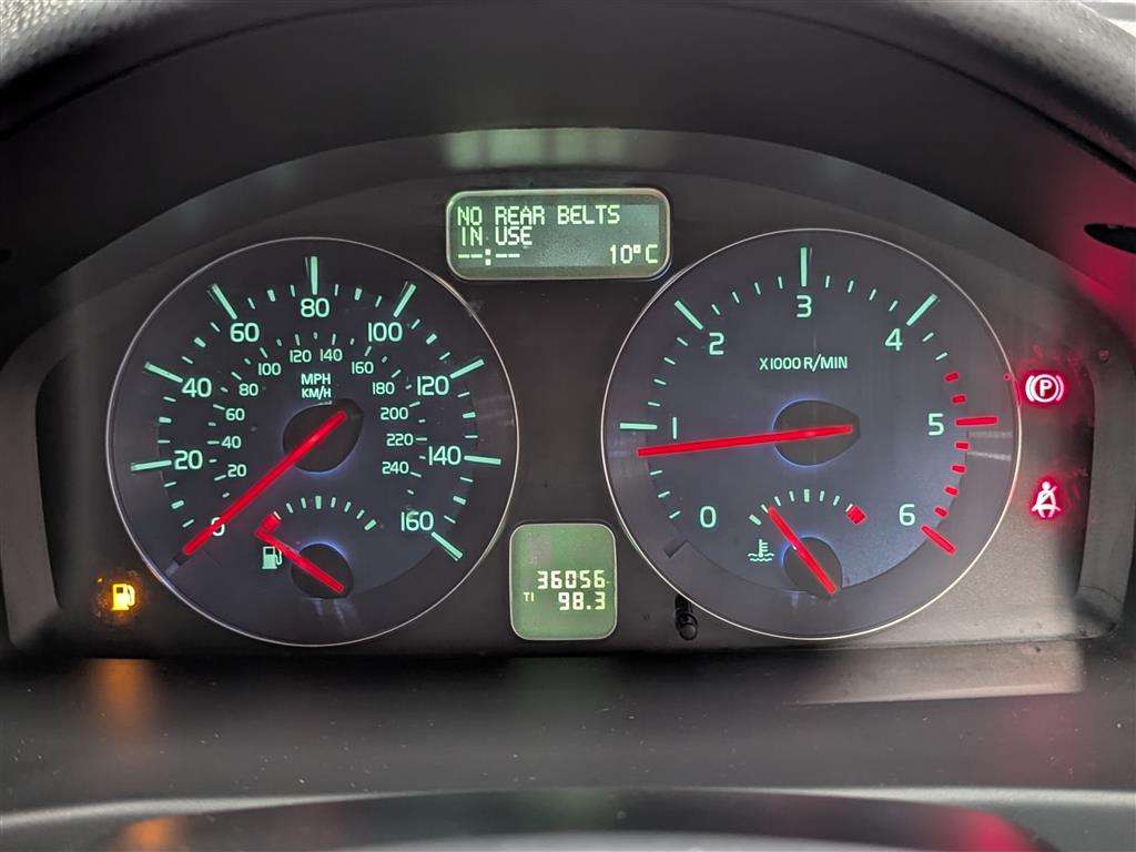 <p>2011 VOLVO S40 R-DESIGN D2</p>