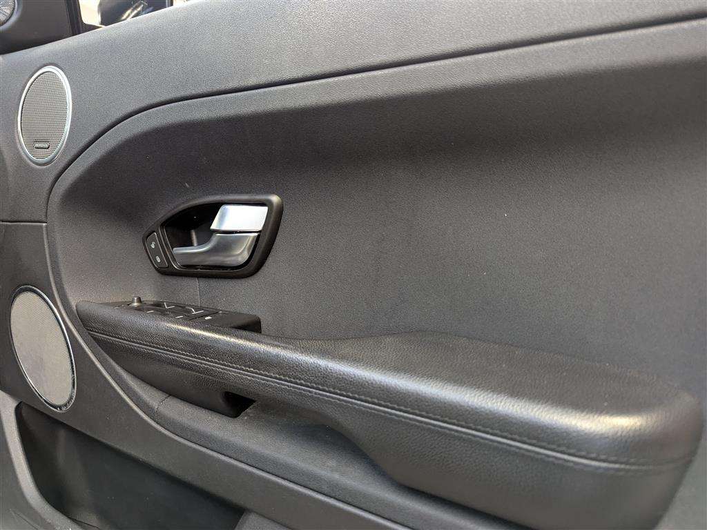 <p>2015 LAND ROVER RANGEROVER EVOQUE PURE ED</p>