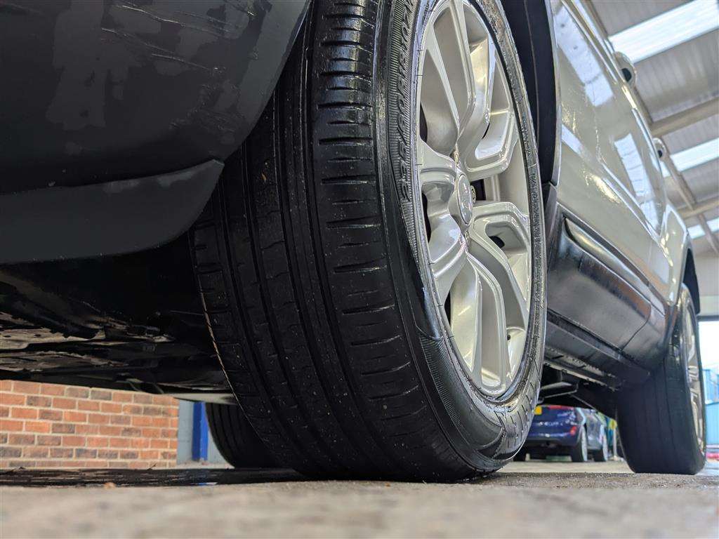 <p>2015 LAND ROVER RANGEROVER EVOQUE PURE ED</p>