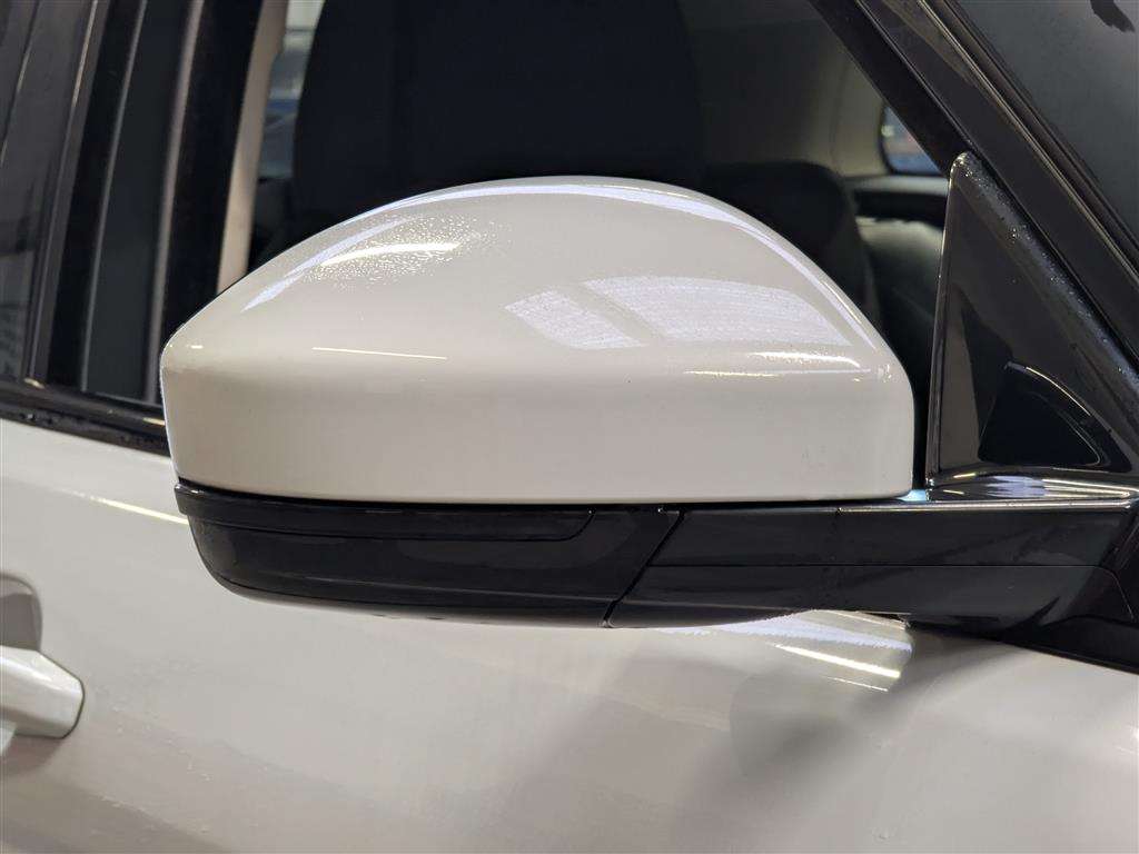 <p>2015 LAND ROVER RANGEROVER EVOQUE PURE ED</p>