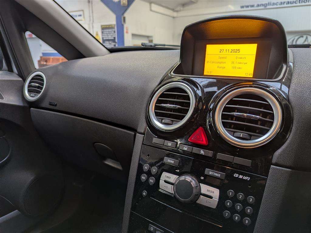 <p>2014 VAUXHALL CORSA SXI AC</p>